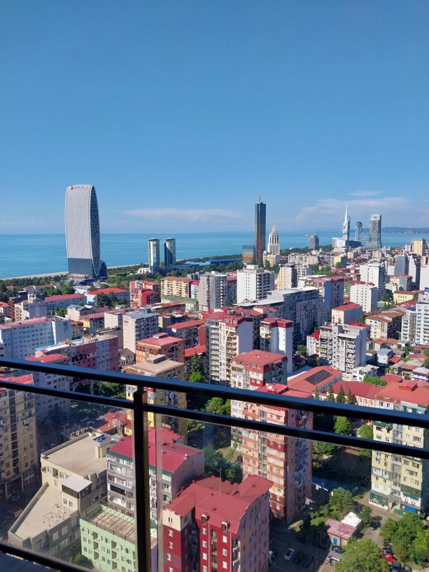 Апартаменты Batumi Flat With Epic Views Номер фото